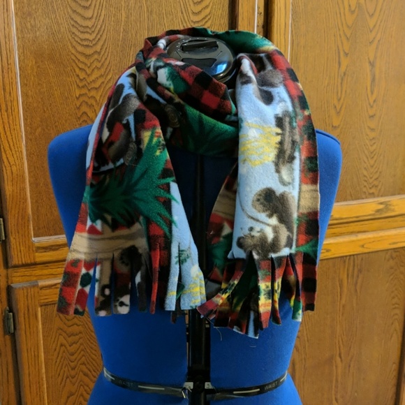 Scarf Fleece-Bear, Camping, Christmas - Picture 3 of 3